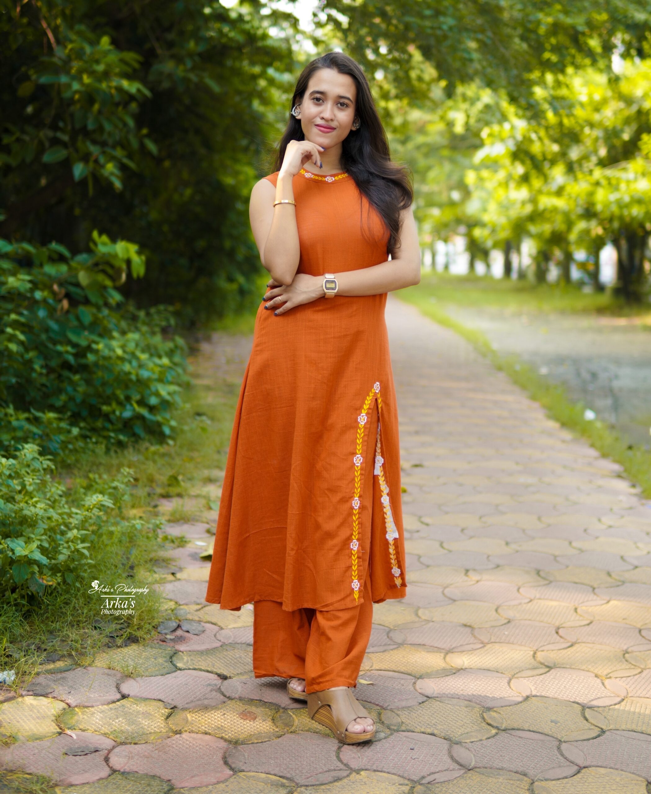 Halter Neck Embroidered Sleeveless Kurta Set - Image 2