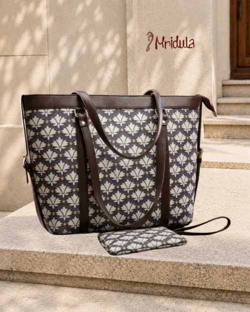 The Florale canvas laptop tote bag with quilted laptop partition