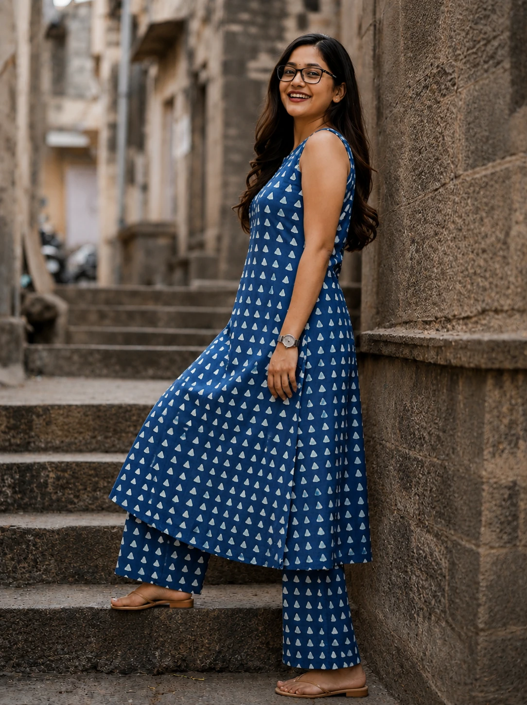 Mridula Neel Aabha cotton kurta pant set – side view halter neck